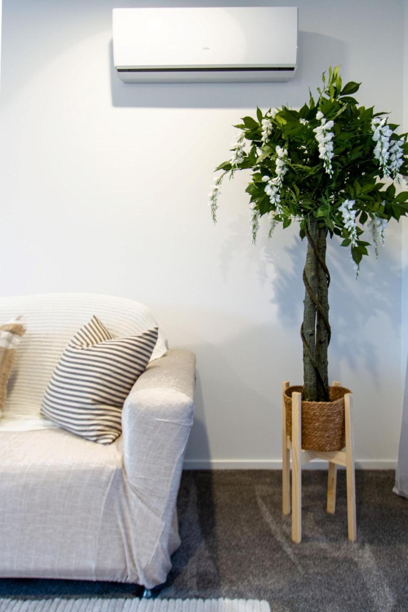 Stylish 2-Bedroom Haven Next To Hagley Park Christchurch Exterior photo